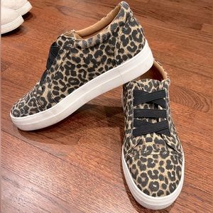 REPORT Cheetah Print Shoes - size 8.5